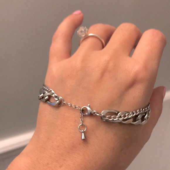 ⭐️ Authentic Bvlgari Pendant Double Chain Link Bracelet - Picture 5 of 6